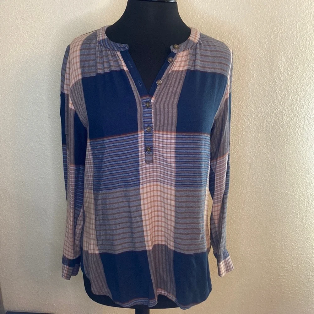 Universal Thread plaid button up - Picture 1 of 4
